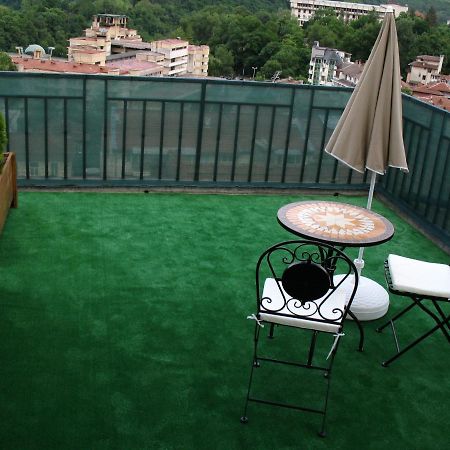 Leon Rent Studio 8 Apartment Veliko Turnovo Bagian luar foto