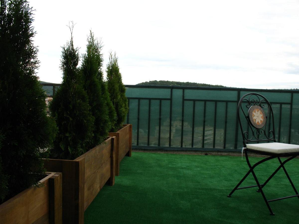 Leon Rent Studio 8 Apartment Veliko Turnovo Bagian luar foto