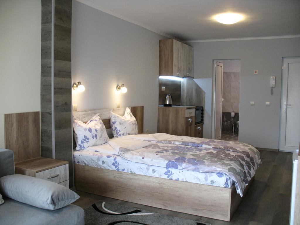 Leon Rent Studio 8 Apartment Veliko Turnovo Bagian luar foto