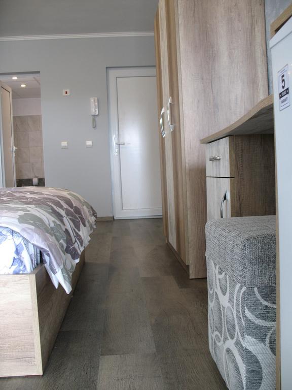 Leon Rent Studio 8 Apartment Veliko Turnovo Bagian luar foto