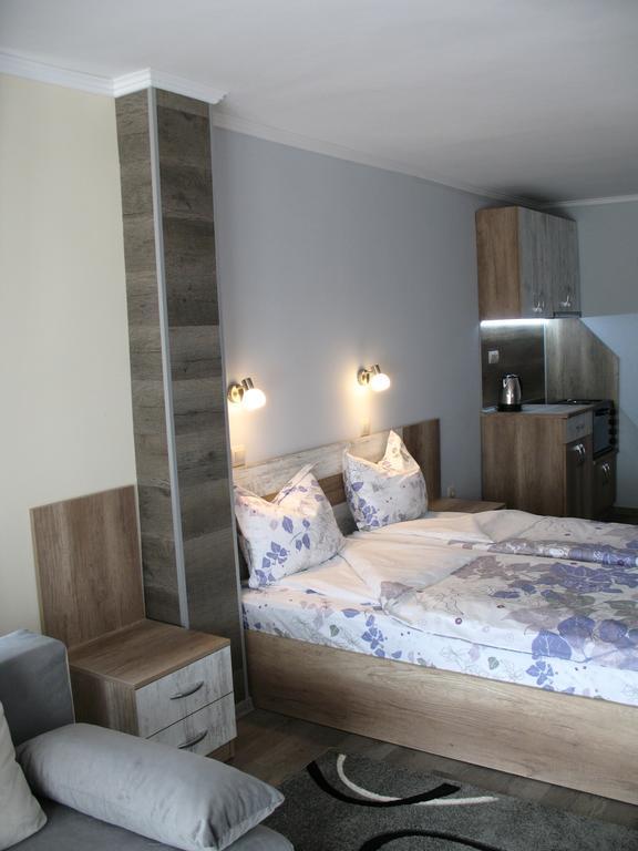 Leon Rent Studio 8 Apartment Veliko Turnovo Bagian luar foto