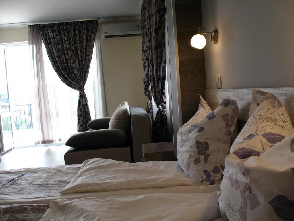 Leon Rent Studio 8 Apartment Veliko Turnovo Bagian luar foto